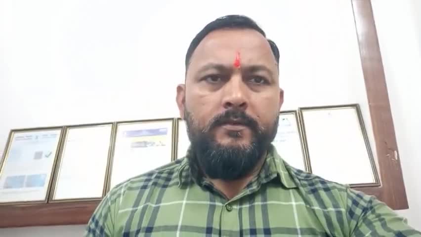 चरित्रहीन स्वामी प्रसाद मौर्या जैसे गंदी विचारधारा वाले लोगो का बहिष्कार होना चाहिए.!!नीरज सिंह #अवधकेशरी

#स्वामीप्रसामौर्य #mauryavanshi #mauryanreel #संसद #अयोध्या #santa #महर्षि #ब्राम्हण #क्षत्रिय #Brahmanandam #kshatriya #Kshatriya_Hi