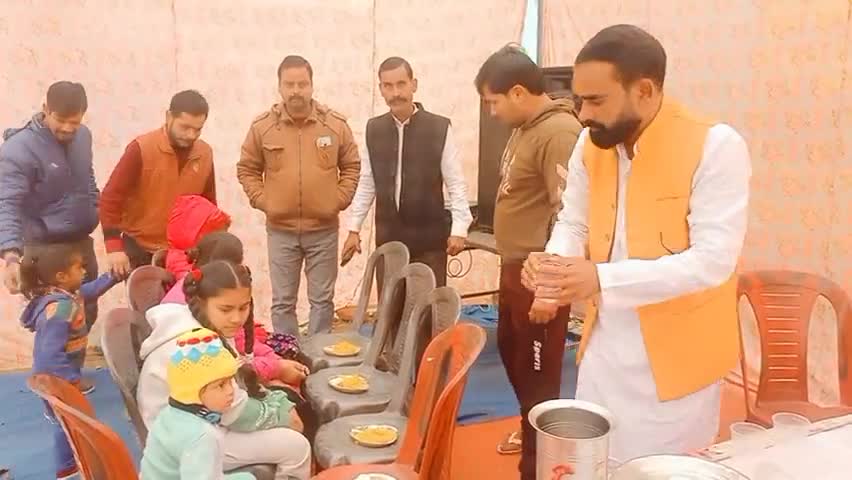 बीसलपुर नगर के मोहल्ला दुबे में नन्हे बंगाली फाटक पर माघ शिव त्रियोदशी के उपलक्ष में भंडारे का हुआ आयोजन #सेवा