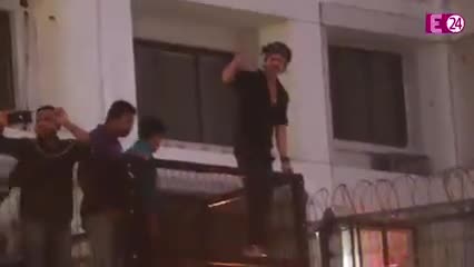 बॉक्स ऑफिस के बाजीगर बने Shahrukh Khan, 6 दिन में 600 करोड़ कमाकर टॉप 10 फिल्मों में शामिल हुई पठान #shahrukhkhan #e24 #pathan #boxoffice #entertainmentnews #bollywood #boxofficecollection