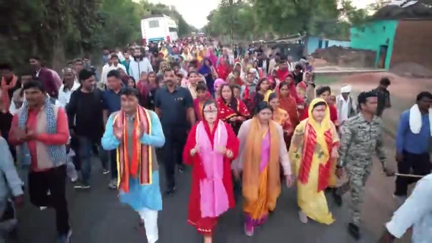 पैदल यात्रा  -: ( खरगापुर निवास से ओरछा धाम )
#चलो_ओरछा_धाम #जयसियाराम
रामराजा सरकार की........ जय