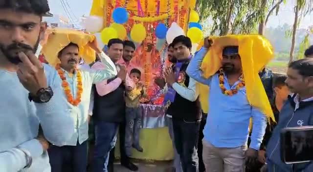 रूड़की: #nagarpanchayat #piran Kaliyar में हर्ष उल्लास के साथ #रविदास जयंती शोभा यात्रा निकाली गई ##
