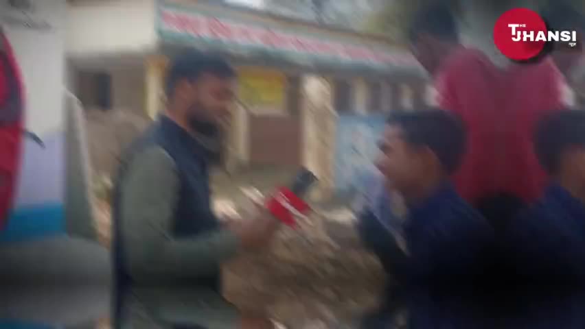द झांसी न्यूज़ की ख़बर का हुआ असर, गांव वालों में खुशी की लहर देखिए इस वीडियो में । #thejhansinews #JhansiKiRani