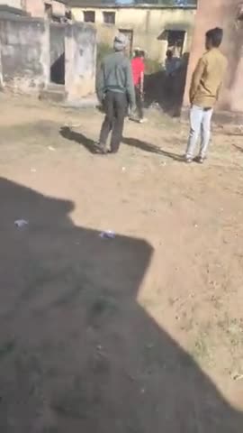 ग्राम पंचायत द्वारि
रोजगार सचिव कुम्मेर राजा पंचायत में सफाई में योगदान देते हुऐ बहुत ही सरहनीय कार्य #chouhanshivraj