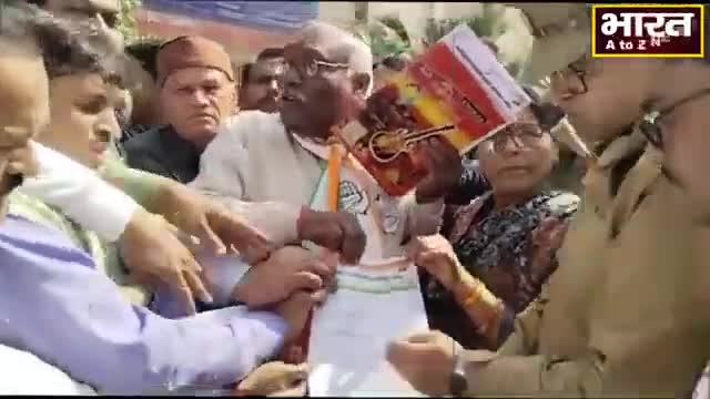 कानपुर: #कानपुर#अडानी मामले की जांच सुप्रीम कोर्ट के न्यायाधीश से हो मांग लेकर कांग्रेसियों ने किया प्रर्दशन