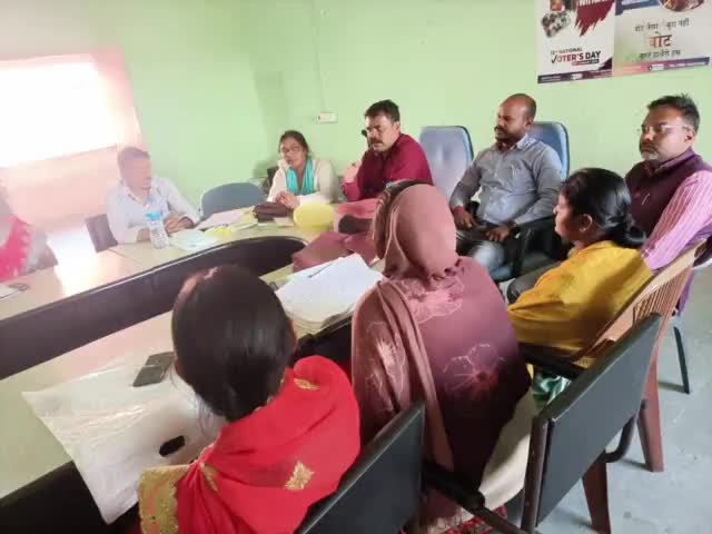 तरहसी प्रखंड कार्यालय में बुधवार को प्रत्येक पंचायत से दो दो पशु सखी को बुला कर दिया गया प्रशिक्षण #तरहसी #विकास