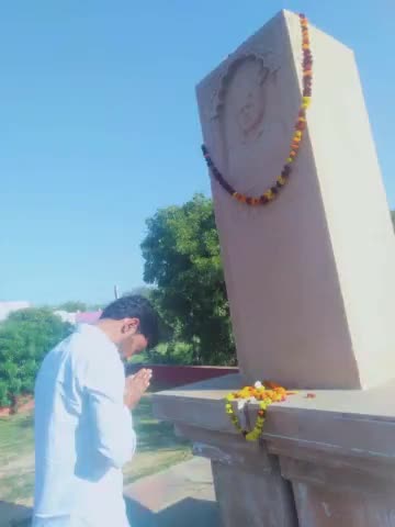 महान व्यक्तित्व को उनकी जयंती पर मेरा कोटि-कोटि नमन। 🙏         

#shreerajeshpilotjayanti 
#राजेश_पायलट_अमर_रहे