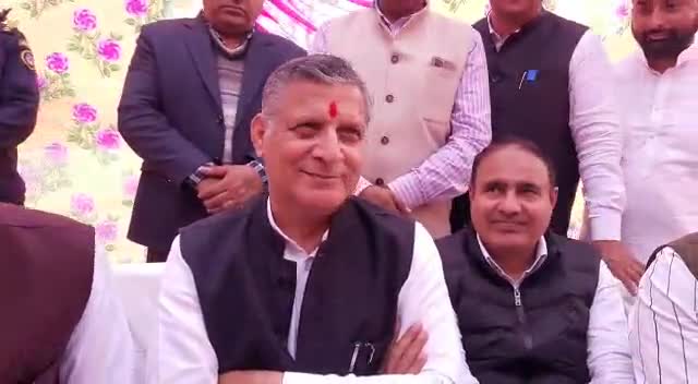 शिक्षा मंत्री कंवर पाल ने  संत बाबा धीरमल मंदिर जगाधरी में 11 लाख रुपये की ग्रांट देने की घोषणा की
#कपिलमनीषगर्ग