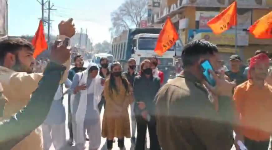 शिक्षा के मंदिर में धर्मांतरण के विरुद्ध शिक्षा के व्यापारी करण के विरुद्ध आज समस्त छात्र शक्ति सड़कों पर उतर के एसडीएम को ज्ञापन सौंपा।
#ABVP_Nagod