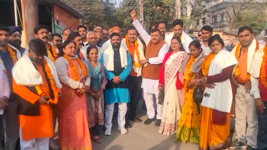 पूर्व #विधायक राजेश शुक्ला के निवास पर हुआ #भाजपा पदाधिकारियों का ज़ोरदार #स्वागत। Follow करे #realzeeshan