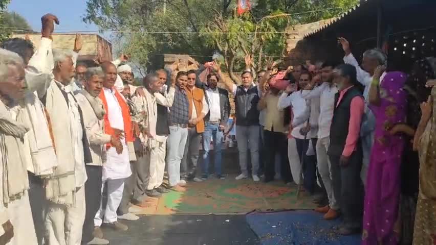 चम्बल रेता #खनन_निति बनाने में #कांग्रेस सरकार #फेल ! रेता माफियाओं ने #झकझोर कर रख दिया है धौलपुर का #सामाजिक_सौहार्द.
