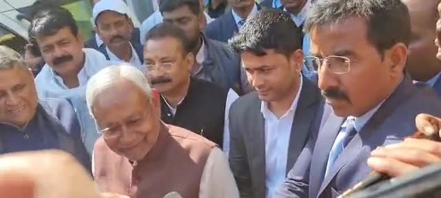 #सासाराम में #समाधान #यात्रा के दौरान #मीडिया और #पत्रकार बंधुओं को जवाब देते मुख्यमंत्री #नीतीश_कुमार।