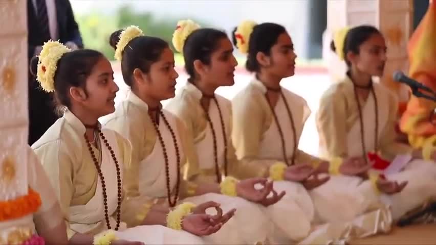 यज्ञ की पवित्र आहुति के साथ महर्षि दयानंद सरस्वती जी की 200वीं जन्म-जयंती के शुभारंभ करते प्रधानमंत्री #नरेन्द्र_मोदी जी