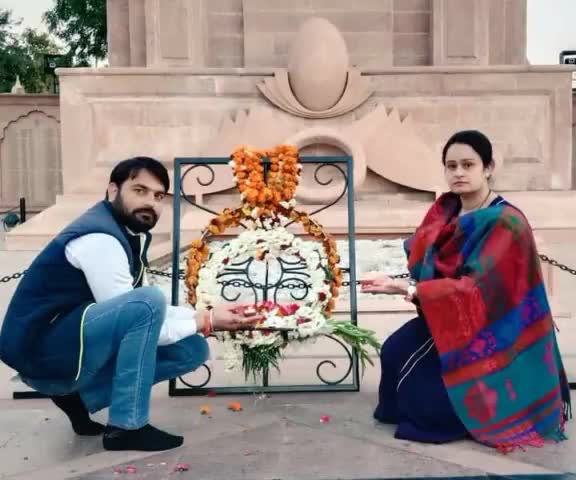 पुलवामा आंतकी हमले में शहीद हुए भारत माँ के वीर सपूतों को शत-शत नमन। #PulwamaAttack