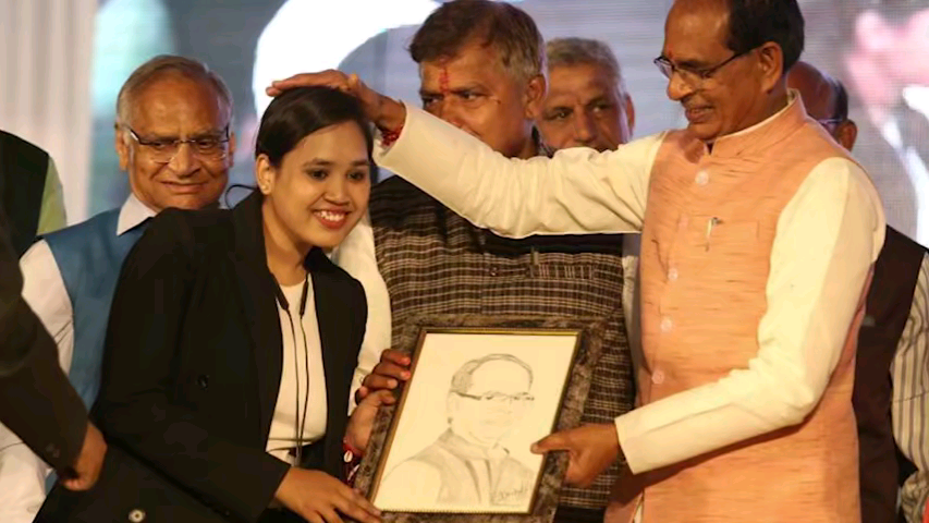 भाजपा की सोच में विकास और जनकल्याण है। ग्वालियर का गौरव निरंतर बढ़ता रहे, इसके लिए कोई कसर नहीं छोड़ेंगे। #MPVikasYatra
