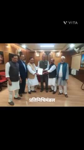 मऊ: मऊ में रेल फाटक निर्माण में हो रहे विलम्ब को लेकर एक प्रतिनिधिमंडल वाराणसी के डीआरएम से मिला। 
#maunews #varanasi