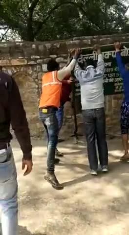 दिल्ली में मस्जिदों पर हो रहा है ज़बरदस्ती कब्ज़ा #masjid #delhinews #harkhabaraaptak #muslim #asadudinowaisi