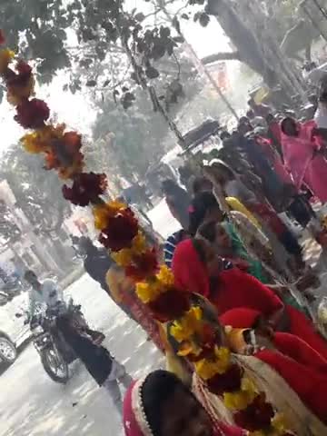#महा_शिवरात्रि #जहानागंज मवेशी स्थित प्राचीन शिव मन्दिर पर अपार शिव भक्तों की भीड #गूँज रहा हर_हर महादेव