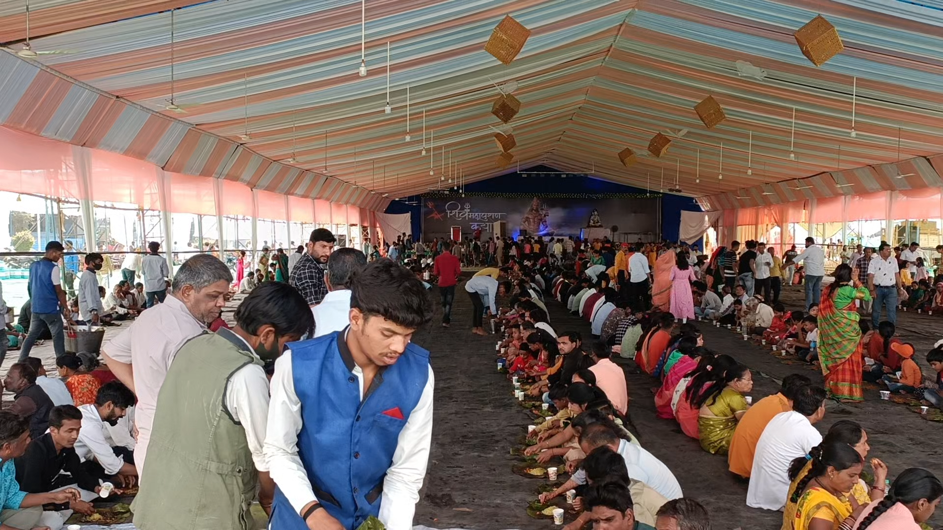 पोला ग्राउंड छिंदवाड़ा में शिवमहापुराण के अंतिम दिन भंडारे का आयोजन किया गया
#छिंदवाड़ा