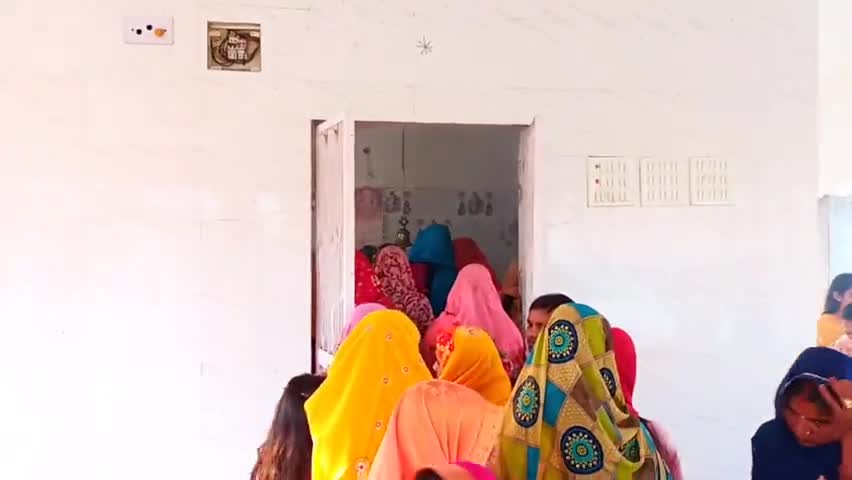 सिसहनी महाकालेश्वरनाथ मंदिर पर उमड़ा श्रद्धालुओं की भीड़,हुआ जलाभिषेक #शिवरात्रि