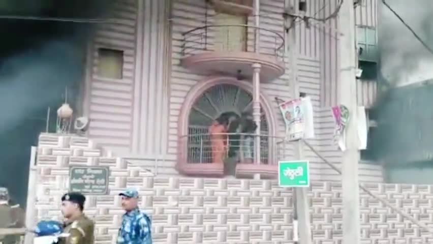 #फतुहा के जेठुली में गोलीबारी में दो लोगों की हुई मौत, आक्रोशित लोगों ने उमेश राय के घर व मैरेज हॉल में लगाई आग #अपराध