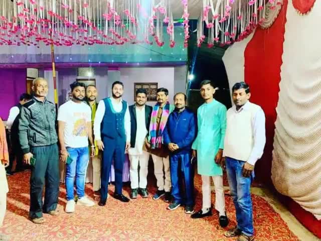 रूधौली विधान सभा क्षेत्र के #नगर_पंचायत_भानपुर के सोनहा में भाई दीपक चौधरी जी के यहां बहुभोज कार्यक्रम में शामिल हुआ ।
 
                             जितेन्द्र यादव
                              जिला सचिव