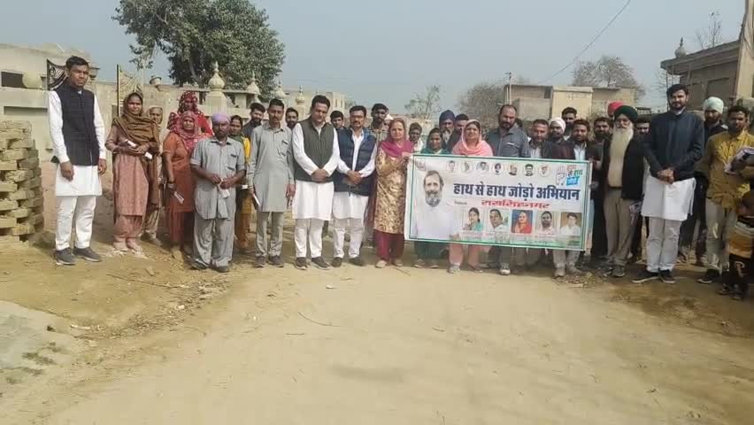 कांग्रेस के #हाथ_से_हाथ_जोड़ो अभियान के तहत आज  रायसिंहनगर विधानसभा क्षेत्र में मेरे  साथ *पंचायत समिति प्रधान  श्रीमती सुनीता वीरेंद्र गोदारा, जिला परिषद डायरेक्टर प्रतिनिधि श्री जगतार समरा, ग्राम पंचायत सरपंच श्रीमती नवनीत कौर, पीएस नहर अ