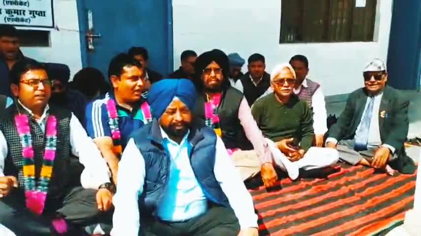 बिलासपुर: बिलासपुर की तहसील में व्याप्त भष्ट्राचार के खिलाफ अधिवक्ताओं का सातवें दिन भी धरना प्रदर्शन जारी#धरना_प्रदर्शन