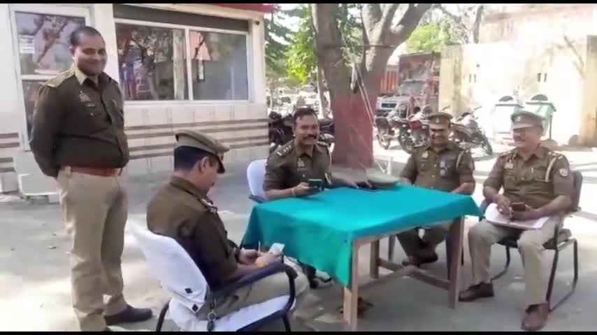 शामली: थानाभवन क्षेत्र में खेत में बकरी घुसने पर आरोपी युवक ने वृद्ध के साथ की मारपीट, पीड़ित ने थाने में दी तहरीर #पिटाई