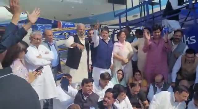 We stand with Pawan Khera 
#pawankhera 
#uditraj