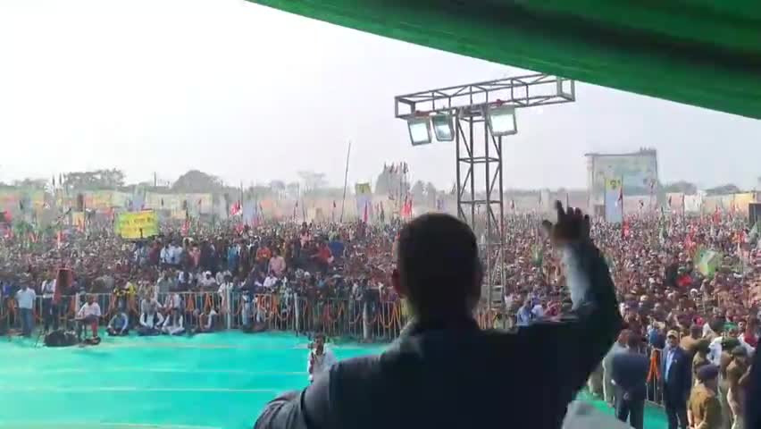 "भाजपा भगाओ!
  देश बचाओ!"

- श्री Tejashwi Yadav जी।

#पूर्णिया #महागठबंधन #महारैली #babulinayat
