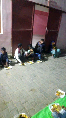 सुल्तानपुर: आज महा शिवरात्रि के उपरांत करौंदिया के श्री शक्ति माता मंदिर पर किया गया विशाल भंडारे का आयोजन#सुल्तानपुर