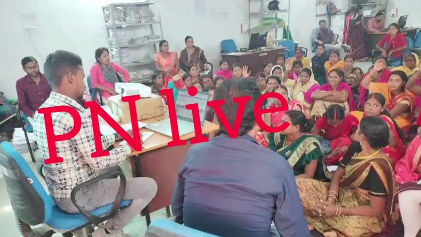 तरहसी ब्लॉक के JSLPS कार्यालय में दूसरा दिन भी मिशन अंत्योदय का प्रशिक्षण महिलाओं को दिया गया #विकास #विकास #तरहसी #BMMU