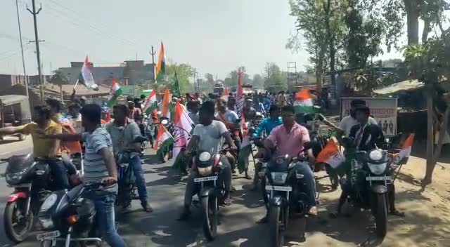 #कांग्रेस के #प्रदेश #अध्यक्ष आदरणीय #राजेश #ठाकुर  #ओबीसी #मोर्चा के #प्रदेश #अध्यक्ष श्री #अभिलाष #साहू जी  वरिष्ठ नेता अमरिंदर सिंह ,राजकुमार राजू और सुनील सिंह जी के साथ रामगढ़ में जनसंपर्क करते हुए।