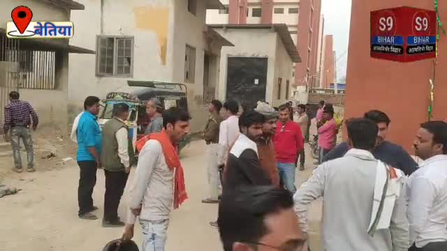 शादी के आठ रोज बाद, सड़क हादसे में पति की हुई मौत।
#S9_Bihar_Bettiah_West_Champaran_Bihar #एस_9_बिहार_बेतिया
