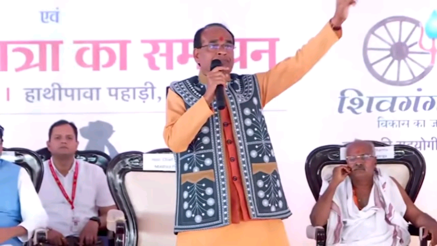 हलमा हमको यही सिखाता है कि हम भी मेहनत करें। हलमा की परंपरा को हम पूरे मध्यप्रदेश में लागू करेंगे।
 #MPVikasYatra #Jhabua