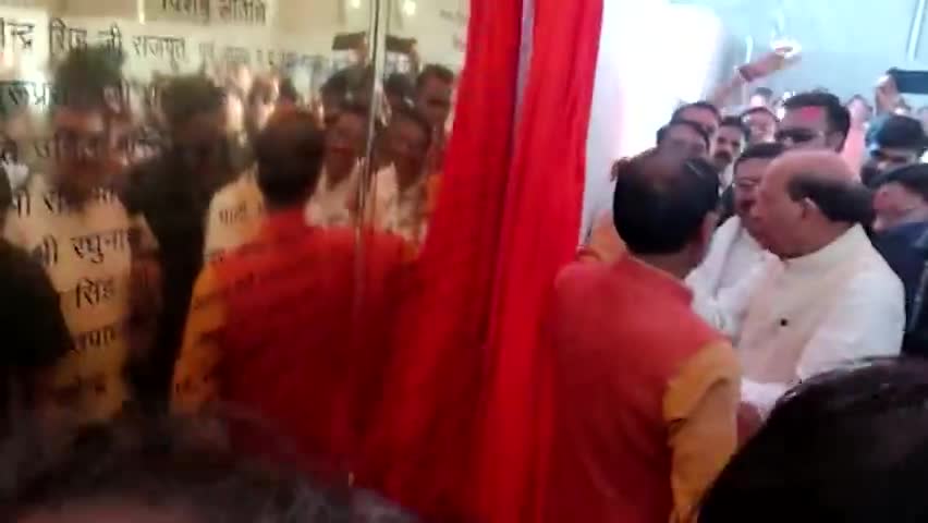 सीहोर जिले के बकतरा में आयोजित 'विकास पर्व' कार्यक्रम में विभिन्न विकास कार्यों का भूमिपूजन एवं लोकार्पण किया। 
#MPVikasYatra