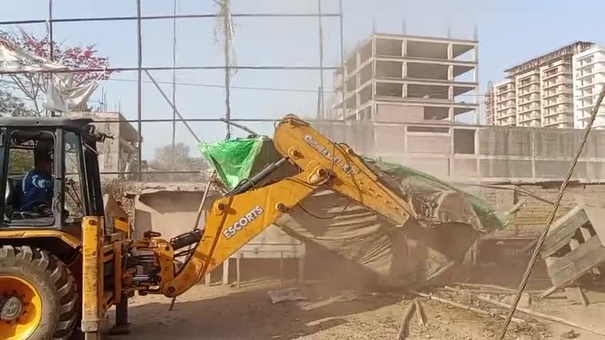 #सारनाथ हवेलियां चौराहे पर अतिक्रमण चलाया गया