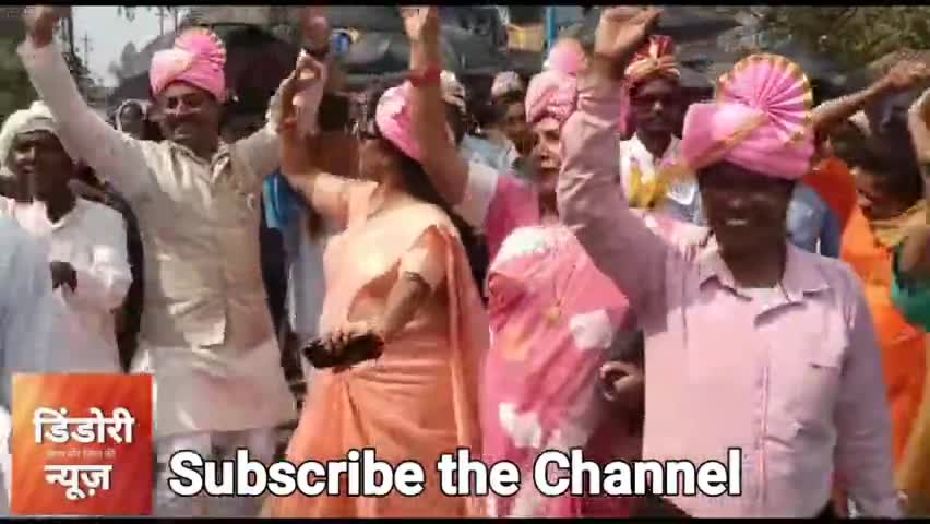 डिंडौरी: #डिंडोरी में आयोजित सामूहिक विवाह में पूर्व जिला पंचायत अध्यक्ष व भाजपा जिला अध्यक्ष ने लगाए ठुमके,