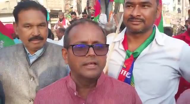 आज भाजपा द्वारा गिरिडीह में पार्टी को चुनाव में मिली सफलता के बाद झंडा मैदान से टावर चौक तक विजय जुलूस मनाते हुए हम सभी भाजपा कार्यकर्ता । जय भाजपा! विजय भाजपा!
#गिरीडीह #bjp4giridih #BJPJharkhand #BabulalMarandi #DeepakPrakash