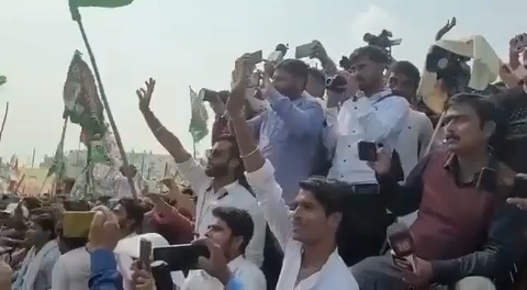 पूर्णिया में आयोजित महागठबंधन की महारैली का दृश्य।।    सचाई आप स्वयं देखिए ;नीरज तिवारी 
#biharnewsheadlines