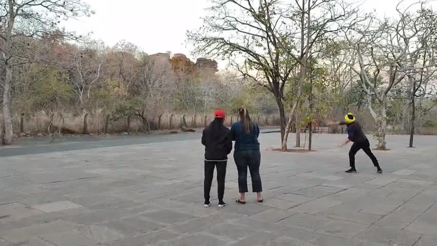 DevRaven Bhalavi and Sadhna Uikey, Learning Boomerang From Bhawna Tyagi at #Bhimbetka, #Bhopal