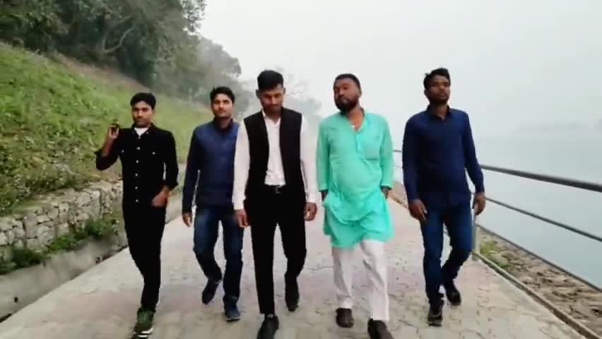 अपने भाइयों के साथ वाल्मीकि नगर युवा राजद जिलाध्यक्ष श्री मुकेश यादव RJD, लौरिया विधानसभा #mukesh