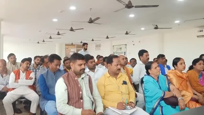 #बरहज #विधानसभा के #बूथ #सशक्तिकरण #अभियान की #कार्यशाला में जिलाप्रभारी सुनील गुप्ता के साथ रहा।