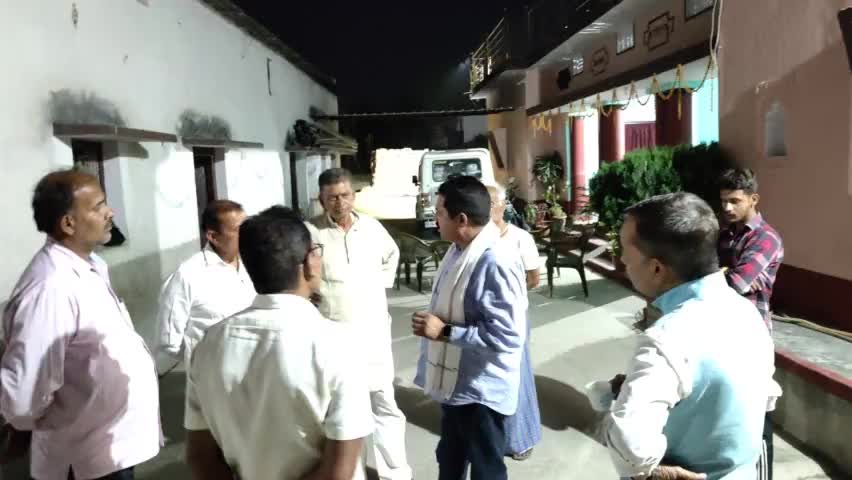 चौकड़ी पंचायत के ग्राम बहेरा के लोगों से मिलकर दिनांक 23 मार्च दिन गुरुवार को हुसैनाबाद अनुमंडल मैदान में होने वाले किसान महापंचायत में आने के लिए आमंत्रित किया।
#BLSantosh #lkbajaibjp #yourbabulal #DeepakPrakash #BJPJharkhand #किसानब्रिगेड