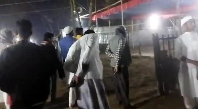 कस्बा: #jalsa मदरसा दारूल उलूम कमालिया नया टोला मदारघाट कस्बा इसमें मो इरफान आलम और मुख्य पार्षद गोपाल यादव जी शिरकत किए