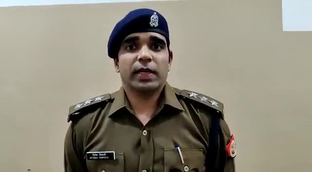 थाना #मोदीनगर क्षेत्र से सम्बन्धित पुलिस द्वारा कार्यवाही न करने व युवक के साथ मारपीट #modinagar #newslive #news