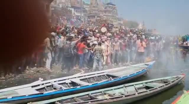 इंदौर: #काशी मणिकर्णिका_घाट_महाश्मशान_की_चिताभस्म_होली !!