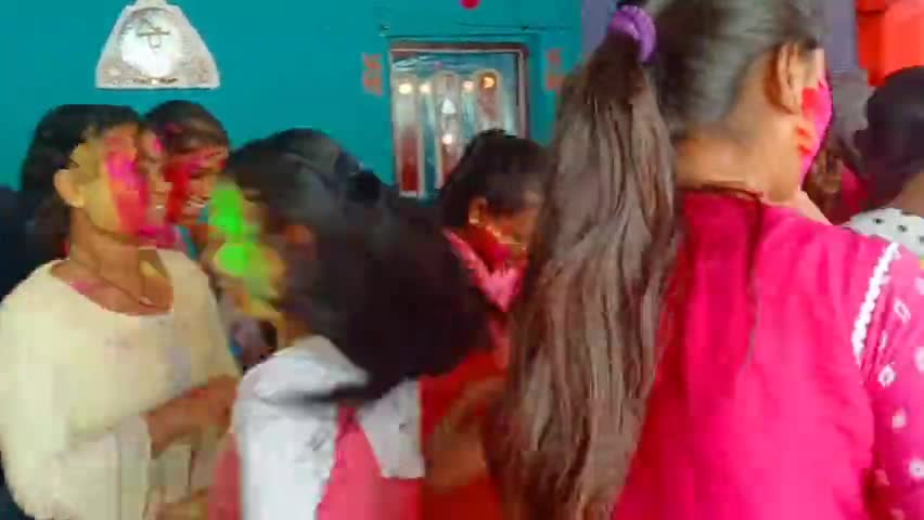 #trending #holi #s.s.s.tutorial में सौहार्दपूर्ण मनाया गया होली मिलन समारोह । #spisaras.skb #news