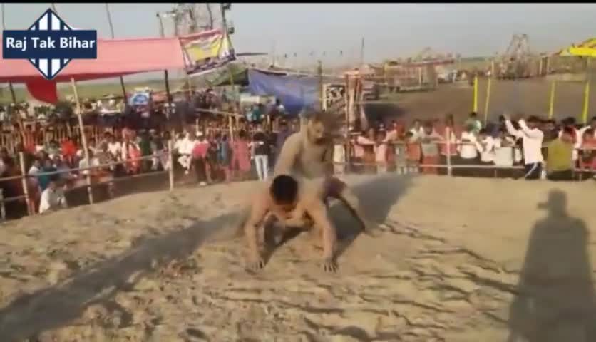 होलिका दहन पर आयोजित मेले में कुश्ती #मधेपुरा
