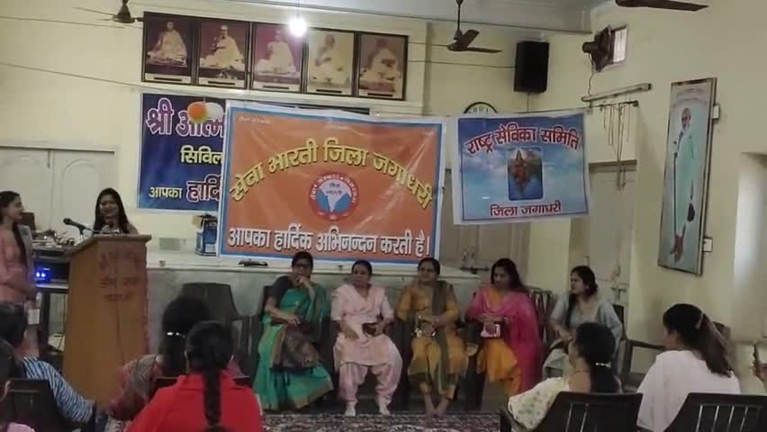 समाजसेवी अलका गर्ग ने महिलाओं का हौंसला बढ़ाया
#कपिलमनीषगर्ग  #बेटीबचाओबेटीपढ़ाओ